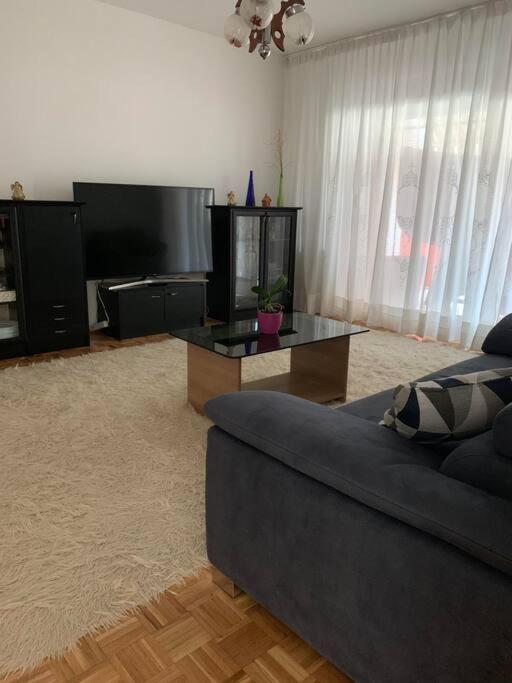 Chie Apartment *
